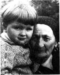 Настуня Шумейка з правнуком Тарасом