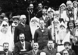 Черчілля приймають в ложу (гай) Альбіону Стародавнього ордену друїдів. 15 серпня 1908 року.