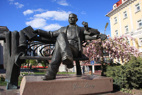 Пам′ятник Уласу Самчуку у Рівному.